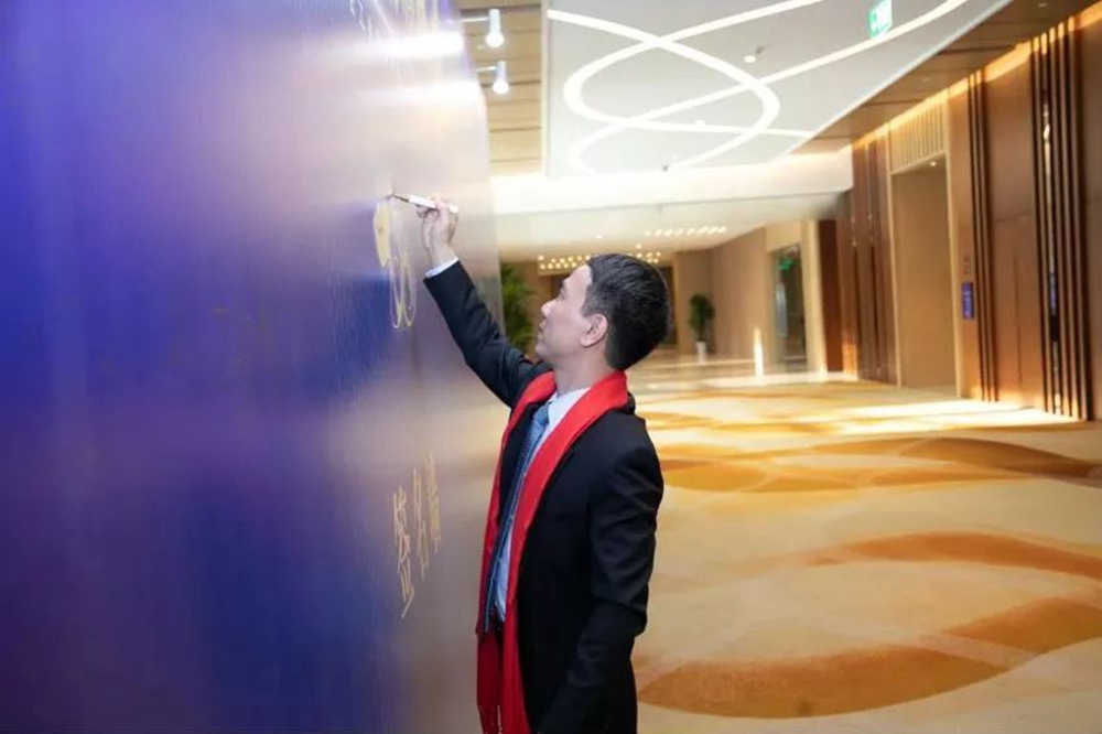 威尼斯线上平台